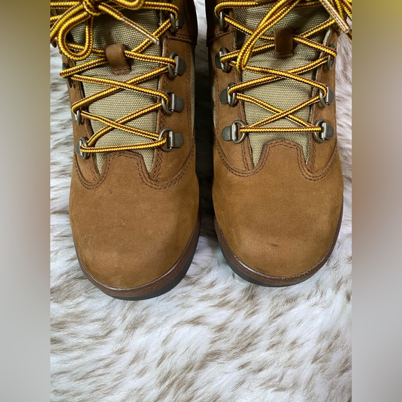 Timberland 6” Field Boots in Sundance/Brown Boys Size 4 - Picture 3 of 9